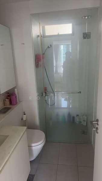 The Minton, 6A Hougang Street 11, 3 Bedrooms, 1,216 sqft, Condominium For Rent, by Peng Robert, 500123296 - Bathroom - PropertyGuru.com.sg