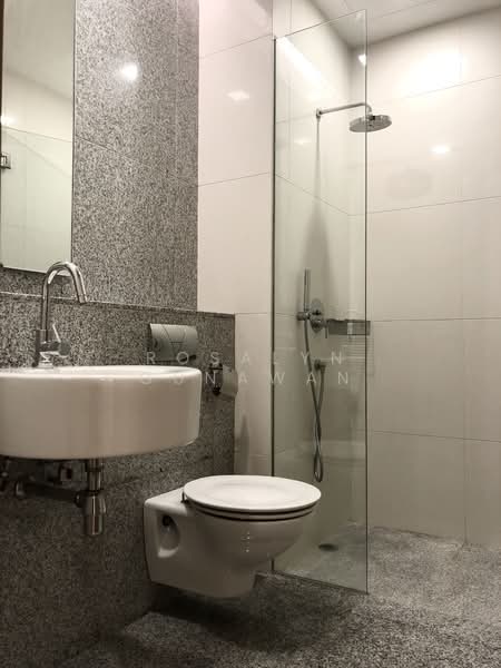 Grange Residences, 247 Tanglin Road, 4 Bedrooms, 2,583 sqft, Condominium For Rent, by Rosalyn Gunawan, 500123300 - Bathroom - PropertyGuru.com.sg