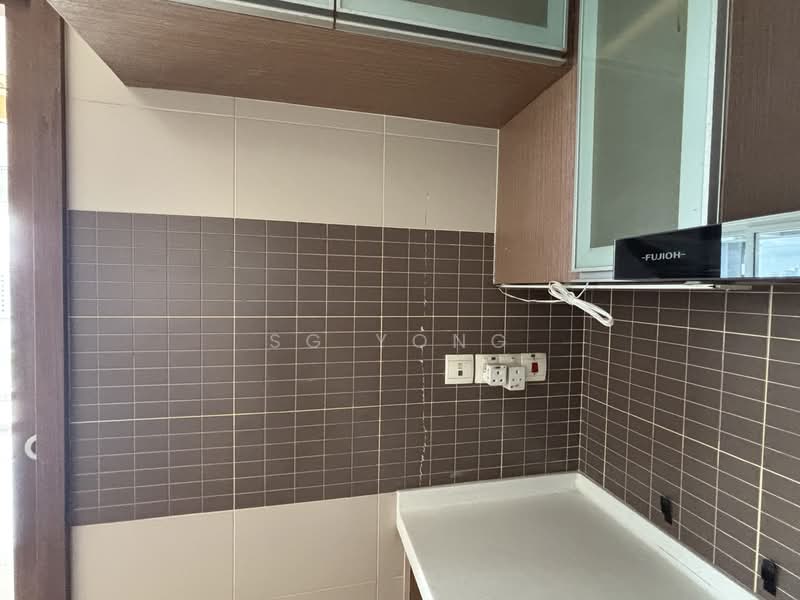 Pristine Heights, 77 Mergui Road, 3 Bedrooms, 1,076 sqft, Apartment For Rent, by SG Yong, 500123323 - Kitchen - PropertyGuru.com.sg