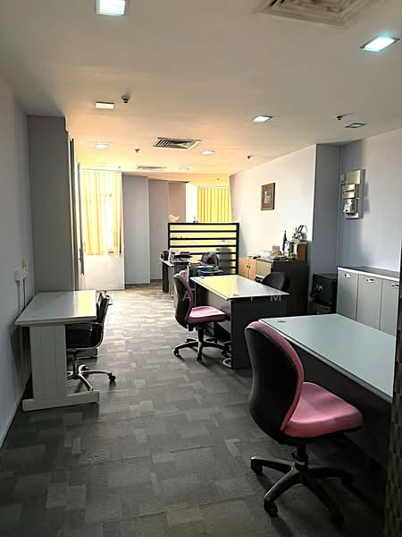 Peninsula Plaza, 111 North Bridge Road, 517 sqft, Office For Rent, by Gina Lim, 500123347 - Interior - CommercialGuru.com.sg