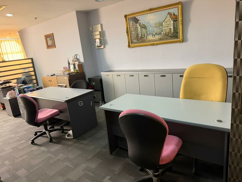 Peninsula Plaza, 111 North Bridge Road, 517 sqft, Office For Rent, by Gina Lim, 500123347 - Interior - CommercialGuru.com.sg