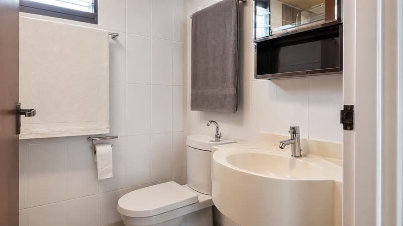 658C Punggol East, 658C Punggol East, 3 Bedrooms, 1,216 sqft, HDB Flat For Sale, by Hector Au, 500123351 - Bathroom - PropertyGuru.com.sg