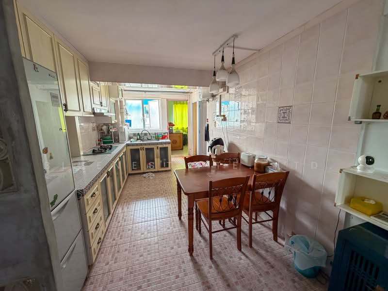 30 Marine Crescent, 30 Marine Crescent, 2 Bedrooms, 818 sqft, HDB Flat For Sale, by KENNETH CHUA, 500123354 - Kitchen - PropertyGuru.com.sg