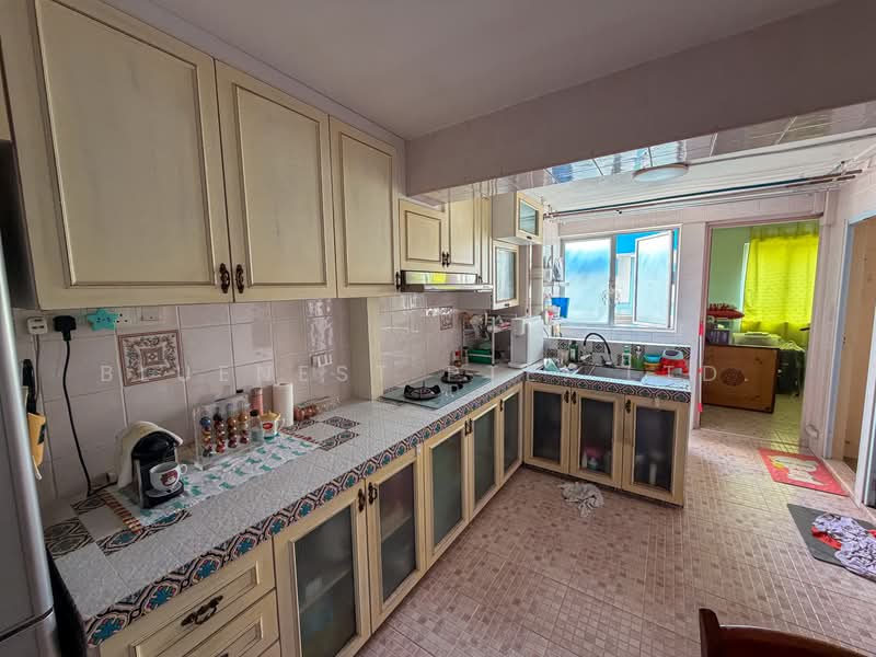 30 Marine Crescent, 30 Marine Crescent, 2 Bedrooms, 818 sqft, HDB Flat For Sale, by KENNETH CHUA, 500123354 - Kitchen - PropertyGuru.com.sg