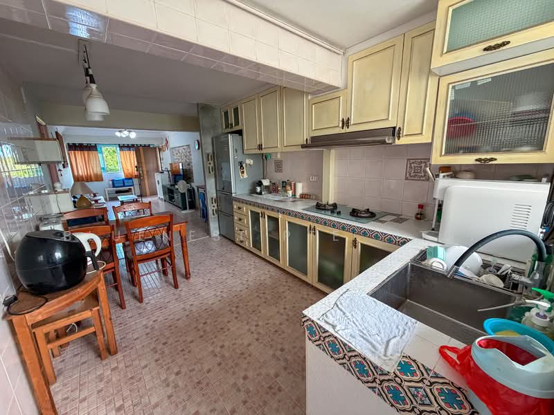 30 Marine Crescent, 30 Marine Crescent, 2 Bedrooms, 818 sqft, HDB Flat For Sale, by KENNETH CHUA, 500123354 - Kitchen - PropertyGuru.com.sg