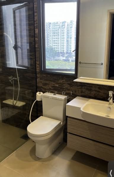 The Luxurie, 21 Compassvale Road, 3 Bedrooms, 1,055 sqft, Condominium For Rent, by Huidi Yang, 500123375 - Bathroom - PropertyGuru.com.sg