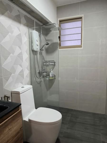 162A Punggol Central, 162A Punggol Central, 3 Bedrooms, 1,227 sqft, HDB Flat For Sale, by Nick R. L, 500123379 - Bathroom - PropertyGuru.com.sg