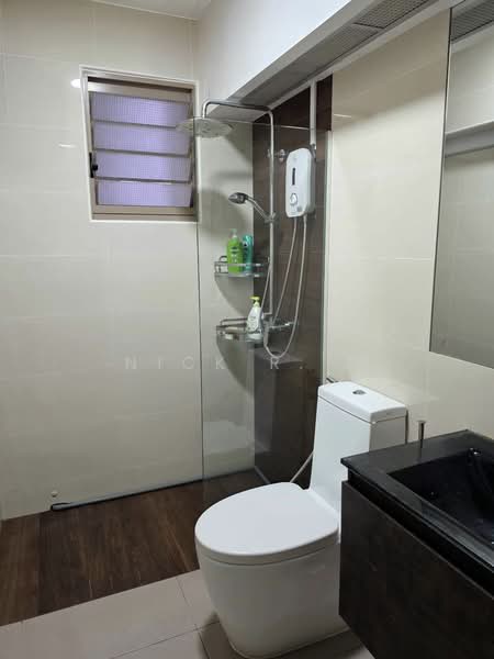 162A Punggol Central, 162A Punggol Central, 3 Bedrooms, 1,227 sqft, HDB Flat For Sale, by Nick R. L, 500123379 - Bathroom - PropertyGuru.com.sg