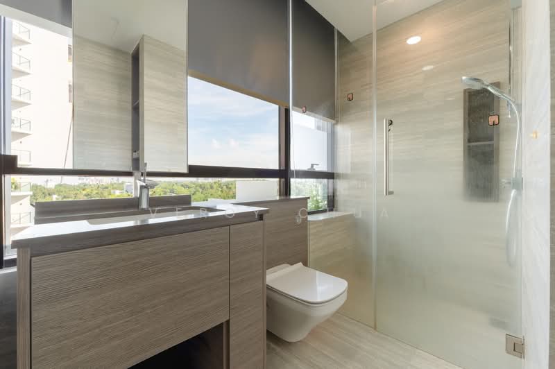 The Crest, 103 Prince Charles Crescent, 3 Bedrooms, 1,259 sqft, Condominium For Sale, by Veroy Chua, 500123400 - Bathroom - PropertyGuru.com.sg