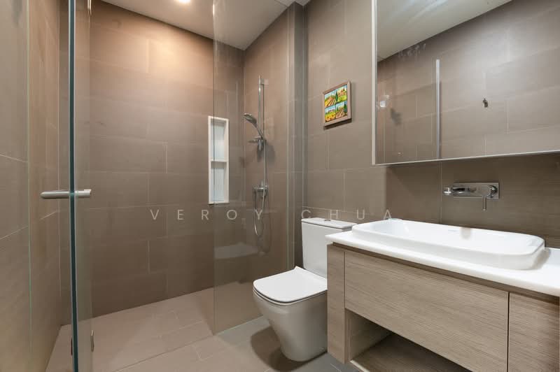 The Crest, 103 Prince Charles Crescent, 3 Bedrooms, 1,259 sqft, Condominium For Sale, by Veroy Chua, 500123400 - Bathroom - PropertyGuru.com.sg