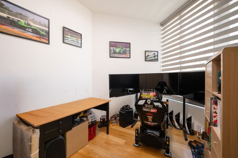 The Crest, 103 Prince Charles Crescent, 3 Bedrooms, 1,259 sqft, Condominium For Sale, by Veroy Chua, 500123400 - Study - PropertyGuru.com.sg