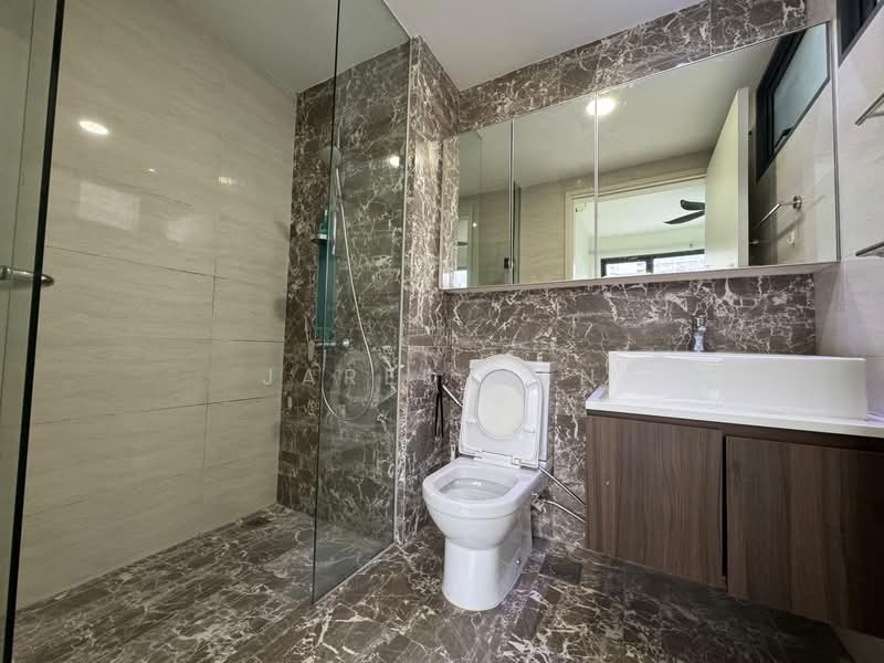 Riversound Residence, 7 Sengkang East Avenue, 2 Bedrooms, 753 sqft, Condominium For Sale, by Jared Yan, 500123417 - Bathroom - PropertyGuru.com.sg