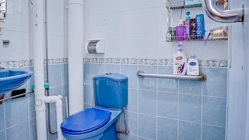234 Yishun Street 21, 234 Yishun Street 21, 3 Bedrooms, 1,001 sqft, HDB Flat For Sale, by Pearlyn Nam, 500123426 - Bathroom - PropertyGuru.com.sg