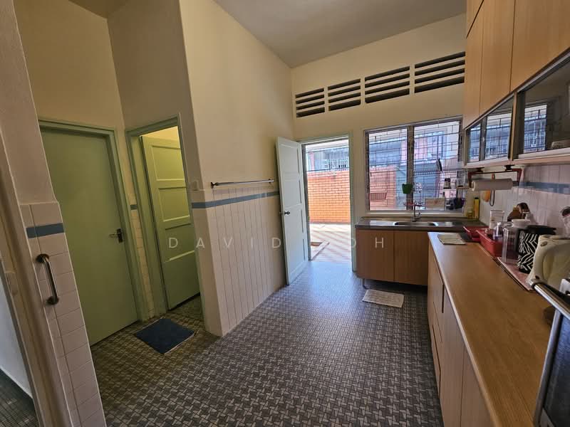 Sennett Estate, Willow Avenue, 4 Bedrooms, 1,612 sqft, Terraced House For Sale, by David Soh, 500123432 - Kitchen - PropertyGuru.com.sg