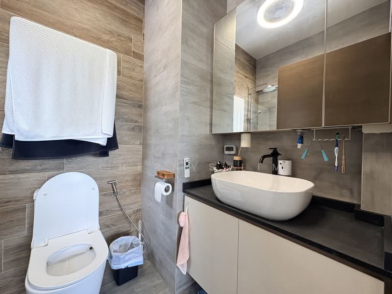 170C Punggol Field, 170C Punggol Field, 4 Bedrooms, 1,206 sqft, HDB Flat For Sale, by Chernys Lim, 500123433 - Bathroom - PropertyGuru.com.sg