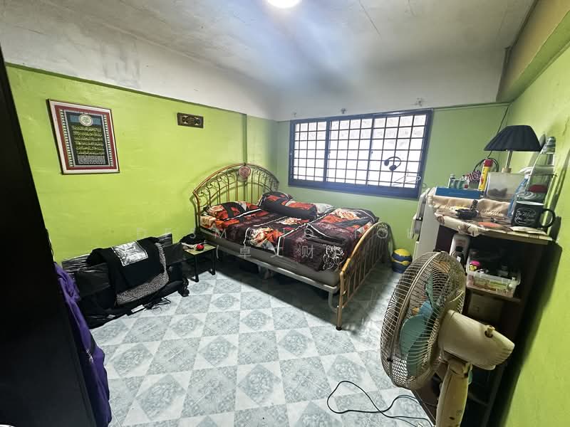 163 Bukit Batok Street 11, 163 Bukit Batok Street 11, 2 Bedrooms, 785 sqft, HDB Flat For Sale, by Desmond Toh (卓文财), 500123434 - Bedroom - PropertyGuru.com.sg