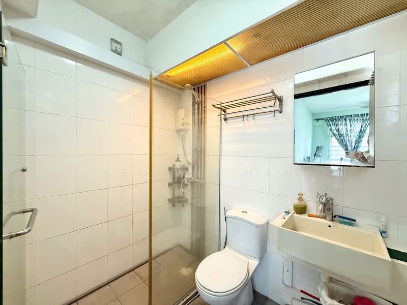 665B Punggol Drive, 665B Punggol Drive, 3 Bedrooms, 1,001 sqft, HDB Flat For Sale, by Yeo Wei Han, 500123446 - Bathroom - PropertyGuru.com.sg
