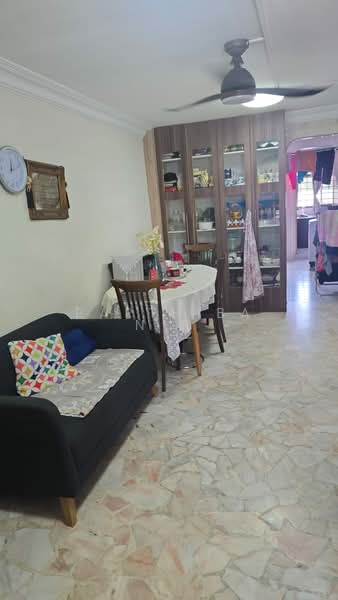 1 Jalan Bukit Merah, 1 Jalan Bukit Merah, 3 Bedrooms, 688 sqft, HDB Flat For Sale, by Parthiban R, 500123457 - Living Room - PropertyGuru.com.sg