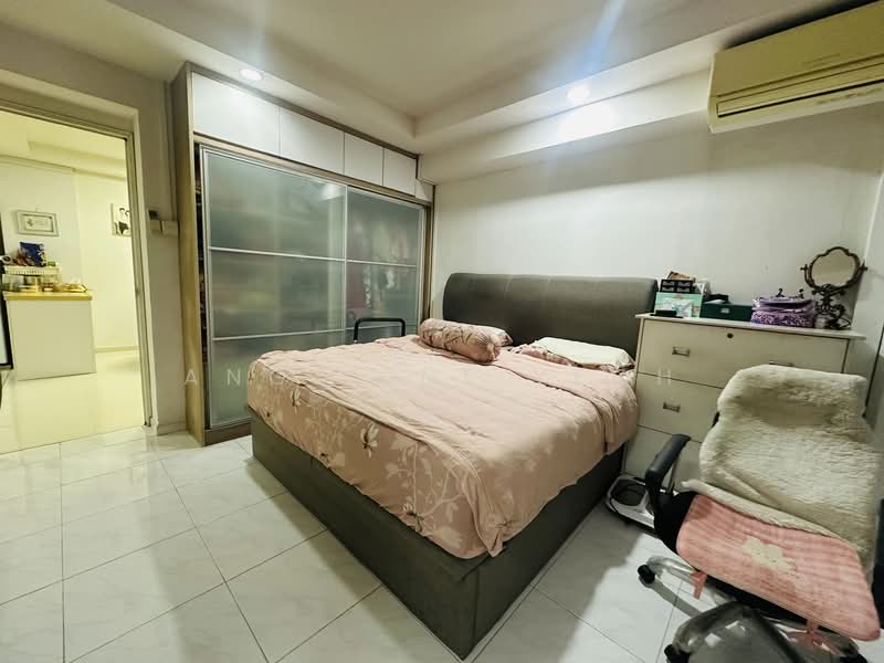 656 Jalan Tenaga, 656 Jalan Tenaga, 4 Bedrooms, 1,356 sqft, HDB Flat For Sale, by Angeline Yeoh, 500123467 - Bedroom - PropertyGuru.com.sg