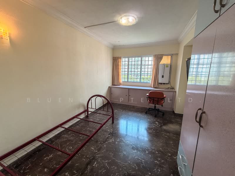 435 Choa Chu Kang Avenue 4, 435 Choa Chu Kang Avenue 4, 3 Bedrooms, 1,302 sqft, HDB Flat For Sale, by KENNETH CHUA, 500123474 - Bedroom - PropertyGuru.com.sg