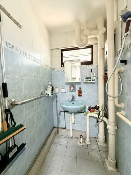195 Kim Keat Avenue, 195 Kim Keat Avenue, Room Rental, 100 sqft, HDB Flat For Rent, by Jay Chua, 500123481 - Bathroom - PropertyGuru.com.sg