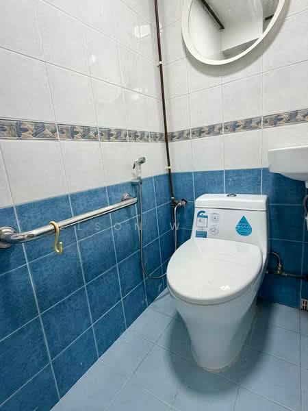 30 Kelantan Road, 30 Kelantan Road, 3 Bedrooms, 710 sqft, HDB Flat For Rent, by Elson Wang, 500123486 - Bathroom - PropertyGuru.com.sg