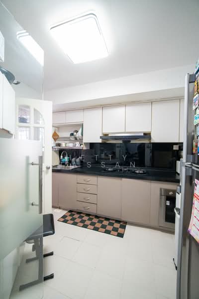 Melville Park, 22 Simei Street 1, 2 Bedrooms, 1,044 sqft, Apartment For Sale, by Hetty Hassan, 500123488 - Kitchen - PropertyGuru.com.sg