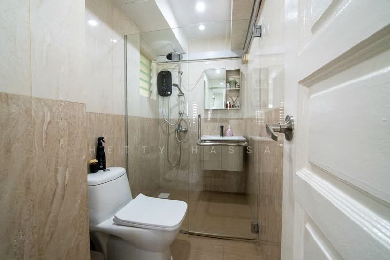 Melville Park, 22 Simei Street 1, 2 Bedrooms, 1,044 sqft, Apartment For Sale, by Hetty Hassan, 500123488 - Bathroom - PropertyGuru.com.sg