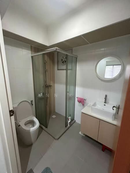 446A Bukit Batok West Avenue 8, 446A Bukit Batok West Avenue 8, 3 Bedrooms, 990 sqft, HDB Flat For Sale, by Ann Koh, 500123490 - Bathroom - PropertyGuru.com.sg
