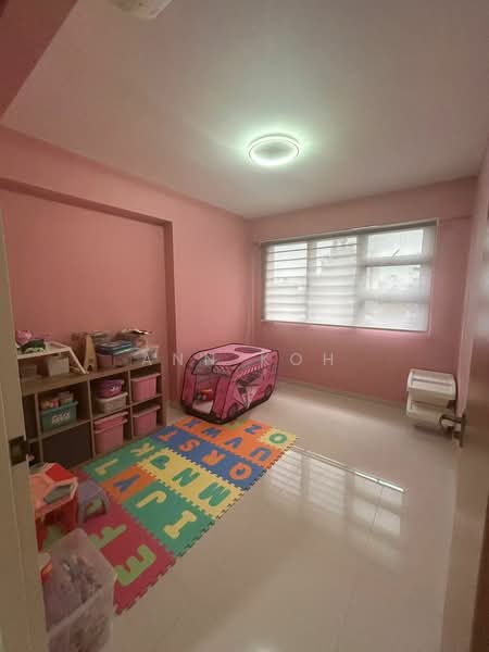 446A Bukit Batok West Avenue 8, 446A Bukit Batok West Avenue 8, 3 Bedrooms, 990 sqft, HDB Flat For Sale, by Ann Koh, 500123490 - Common Bedroom  - PropertyGuru.com.sg