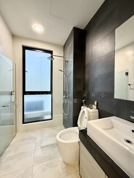 Lorong Marzuki 3 Storey Semi-Detached House, Lorong Marzuki, 5 Bedrooms, 5,069 sqft, Semi-Detached House For Rent, by Darren Ang 洪俊旋, 500123496 - Bathroom - PropertyGuru.com.sg