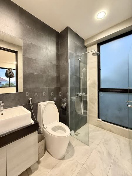 Lorong Marzuki 3 Storey Semi-Detached House, Lorong Marzuki, 5 Bedrooms, 5,069 sqft, Semi-Detached House For Rent, by Darren Ang 洪俊旋, 500123496 - Bathroom - PropertyGuru.com.sg