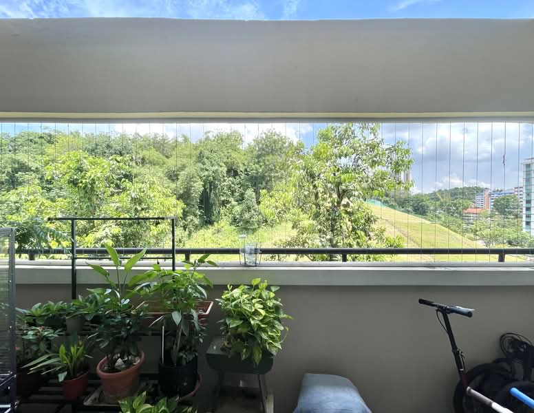535 Bukit Batok Street 52, 535 Bukit Batok Street 52, 4 Bedrooms, 1,572 sqft, HDB Flat For Sale, by Jason Chan, 500123501 - Balcony - PropertyGuru.com.sg