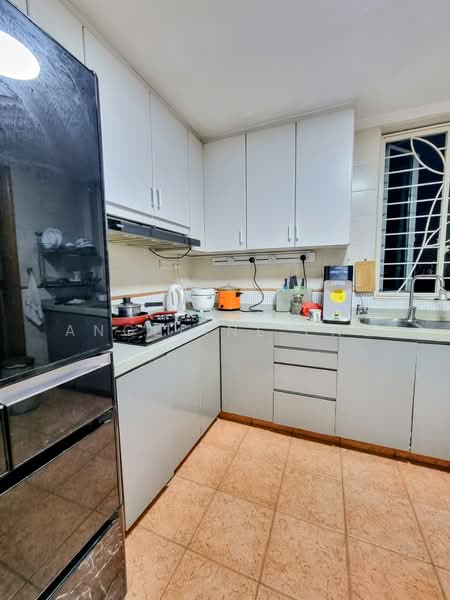 Guilin View, 26 Bukit Batok Street 52, 3 Bedrooms, 1,259 sqft, Condominium For Sale, by Angeline Eng, 500123502 - Kitchen - PropertyGuru.com.sg