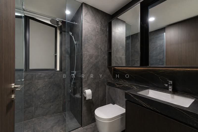 Hyll on Holland, 89 Holland Road, 2 Bedrooms, 700 sqft, Condominium For Sale, by Barry Ho, 500123508 - Bathroom - PropertyGuru.com.sg