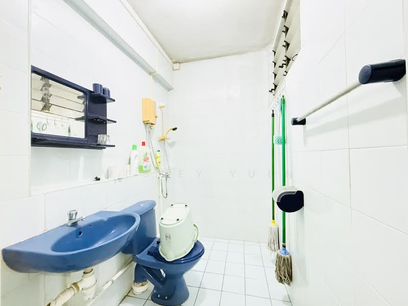 506 Jelapang Road, 506 Jelapang Road, 3 Bedrooms, 1,098 sqft, HDB Flat For Sale, by Wesley Yuen, 500123535 - Bathroom - PropertyGuru.com.sg