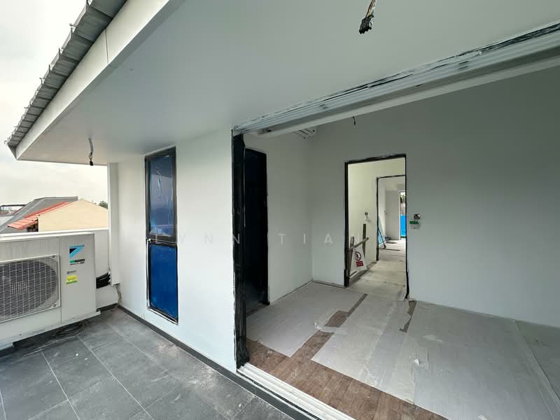 ❤️GIANT⚡️Casuarina Road, Casuarina Road/ Sembawang Hills Drive/ Upper Thomson Road, 5 Bedrooms, 3,648 sqft, Terraced House For Sale, by Lynn Tiang, 500123537 - Balcony - PropertyGuru.com.sg