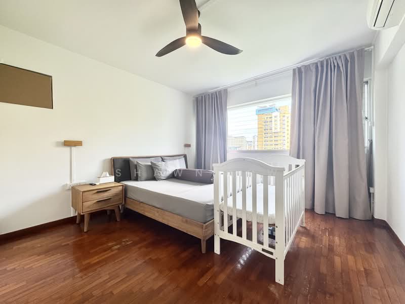 858 Tampines Avenue 5, 858 Tampines Avenue 5, 4 Bedrooms, 1,572 sqft, HDB Flat For Sale, by Shawn Low, 500123543 - Master Bedroom - PropertyGuru.com.sg