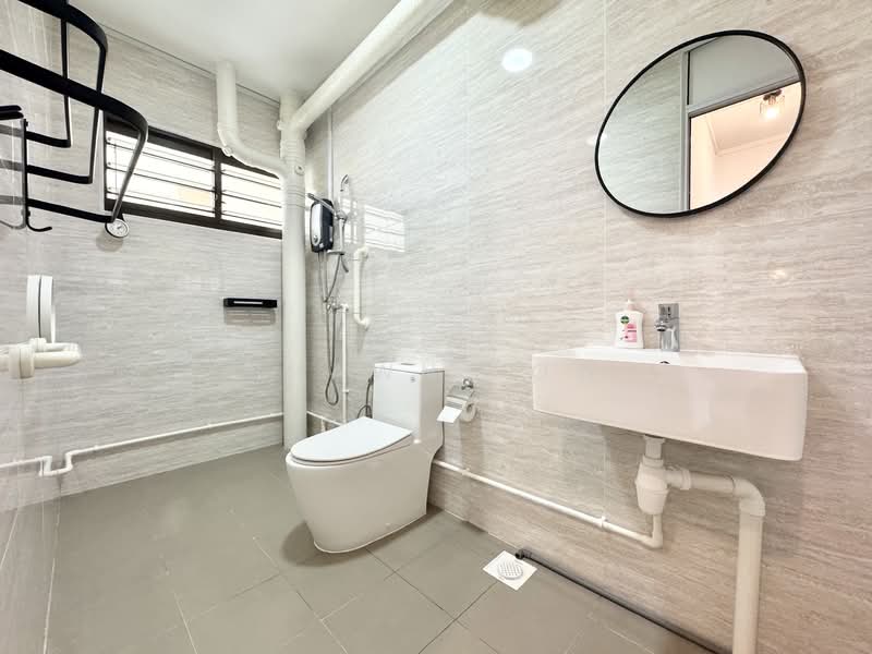 858 Tampines Avenue 5, 858 Tampines Avenue 5, 4 Bedrooms, 1,572 sqft, HDB Flat For Sale, by Shawn Low, 500123543 - Common Bathroom - PropertyGuru.com.sg