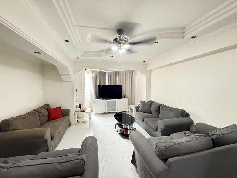 452 Fajar Road, 452 Fajar Road, 3 Bedrooms, 1,302 sqft, HDB Flat For Sale, by S MICHAEL Michael, 500123559 - Living Room - PropertyGuru.com.sg