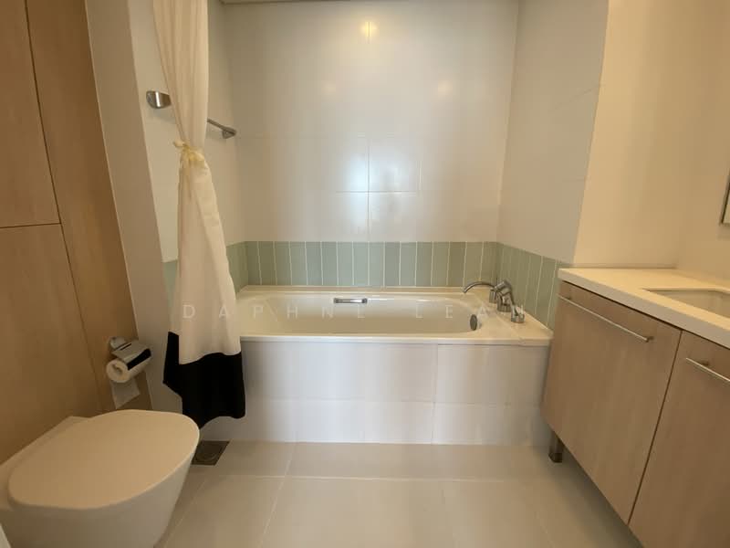 The Sail @ Marina Bay, 2 Marina Boulevard, 2 Bedrooms, 1,033 sqft, Condominium For Sale, by Daphne Lean, 500123561 - Bathroom - PropertyGuru.com.sg