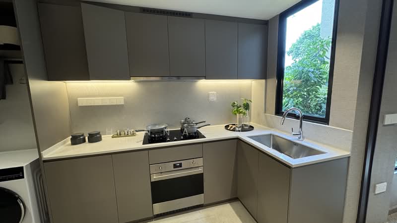 Springleaf Residence, 811 Upper Thomson Road, 5 Bedrooms, 1,453 sqft, Condominium For Sale, by Hannah Neo, 500123576 - Kitchen - PropertyGuru.com.sg
