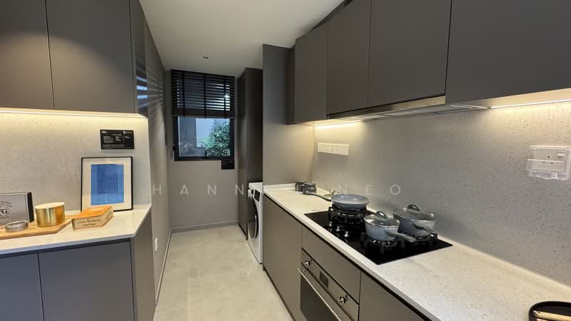 Springleaf Residence, 811 Upper Thomson Road, 5 Bedrooms, 1,453 sqft, Condominium For Sale, by Hannah Neo, 500123576 - Kitchen - PropertyGuru.com.sg