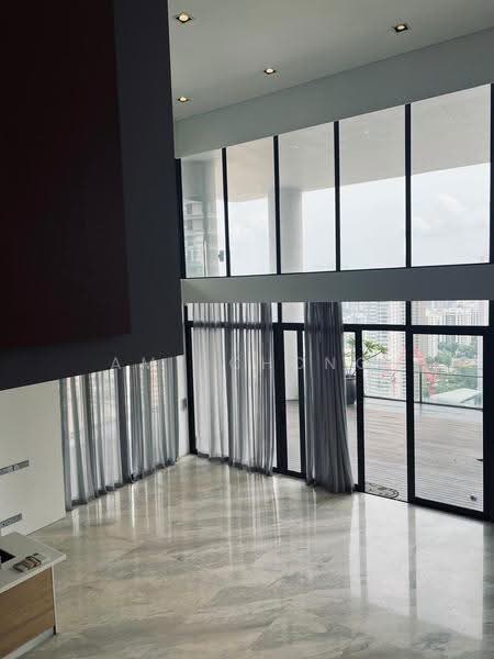 Skypark @ Somerset, 22 Saint Thomas Walk, Orchard / River Valley, 4 Bedrooms, 3,347 sqft, Apartment For Rent, by Amy Chong, 500123579 - Living Room - PropertyGuru.com.sg