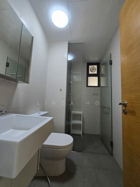 My Manhattan, 35 Simei Street 3, Room Rental, 100 sqft, Condominium For Rent, by Linda Ho, 500123608 - Bathroom - PropertyGuru.com.sg