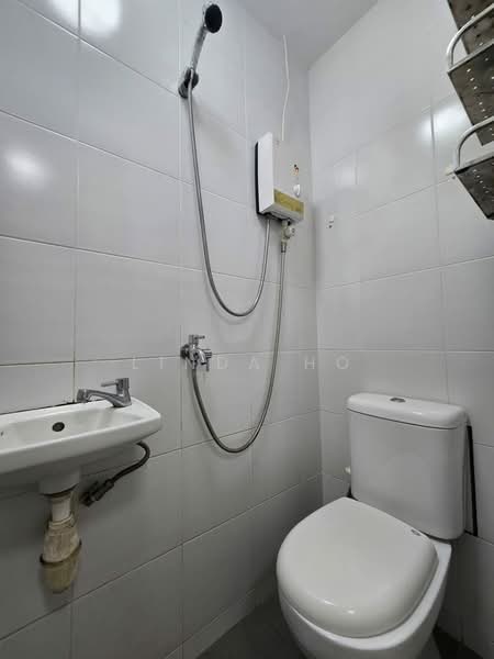 My Manhattan, 35 Simei Street 3, Room Rental, 100 sqft, Condominium For Rent, by Linda Ho, 500123608 - Bathroom - PropertyGuru.com.sg