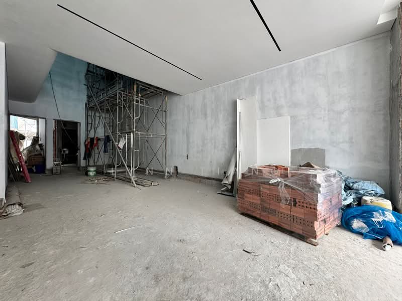 ❤️GIANT⚡️Brand New 3 Lvls Modern Luxury Living Inter-Terrace at Jalan Zamrud, Jalan Zamrud/ Hillview Rise/ Elizabeth Drive, 5 Bedrooms, 3,875 sqft, Terraced House For Sale, by Lynn Tiang, 500123622 - Interior - PropertyGuru.com.sg