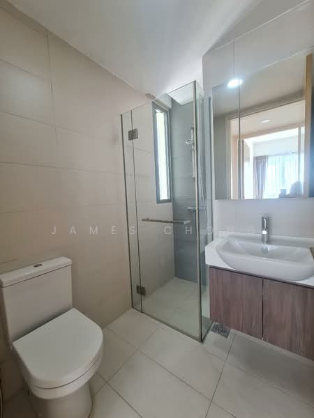 Skies Miltonia, 29 Miltonia Close, 2 Bedrooms, 714 sqft, Condominium For Rent, by James Chong, 500123640 - Bathroom - PropertyGuru.com.sg