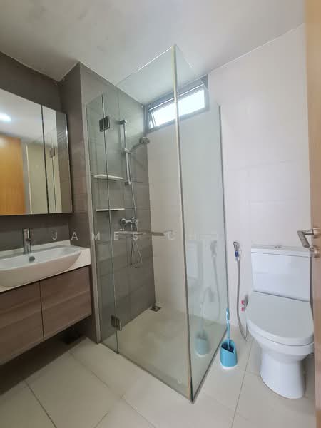 Skies Miltonia, 29 Miltonia Close, 2 Bedrooms, 714 sqft, Condominium For Rent, by James Chong, 500123640 - Bathroom - PropertyGuru.com.sg