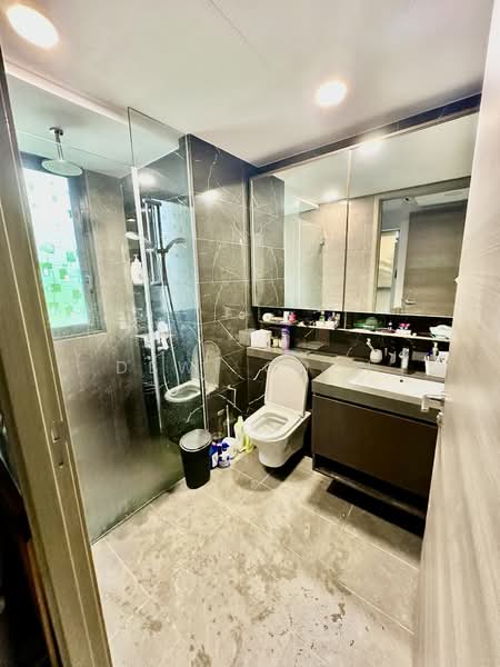 The Florence Residences, 97 Hougang Avenue 2, 2 Bedrooms, 721 sqft, Condominium For Rent, by Dewi Chen, 500123644 - Bathroom - PropertyGuru.com.sg